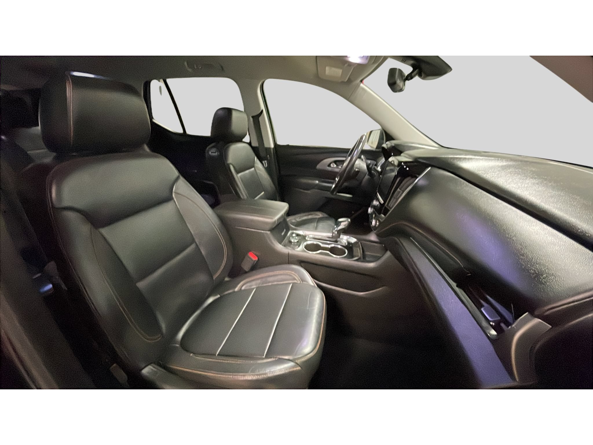 Used 2021 Chevrolet Traverse LT w/ LT Premium Package AWD/4WD image 18
