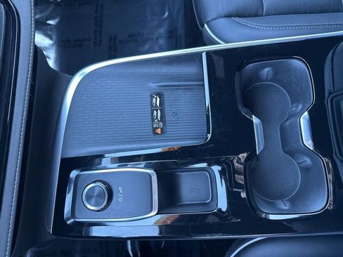 Used 2025 Buick Enclave Sport Touring image 26