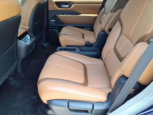 Used 2025 Nissan Armada SL w/ Captain's Chari Seat Package RWD image 14