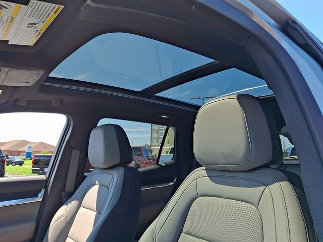 New 2026 GMC Terrain Elevation w/ Elevation Premium Package AWD/4WD image 10