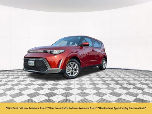 Used 2023 Kia Soul LX w/ LX Technology Package image 2