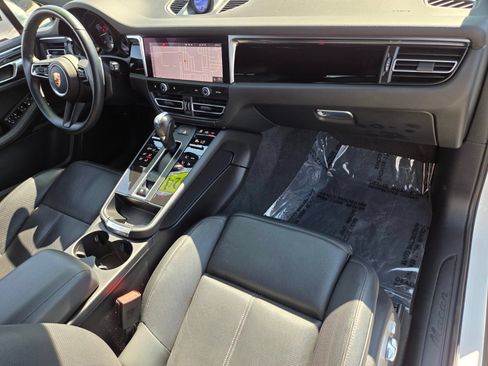 Used 2024 Porsche Macan AWD/4WD image 17