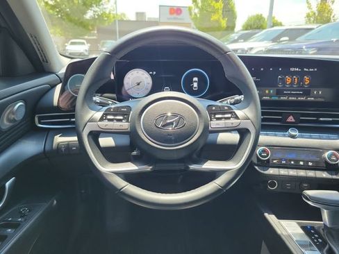 Used 2021 Hyundai Elantra Limited FWD image 9