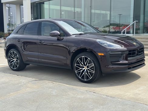 New 2025 Porsche Macan image 9