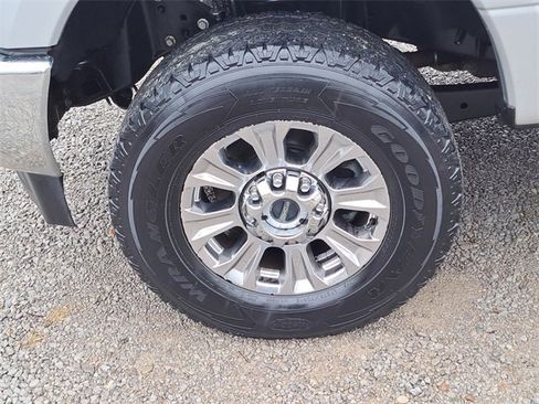 Used 2019 Ford F250 XLT w/ XLT Premium Package image 9