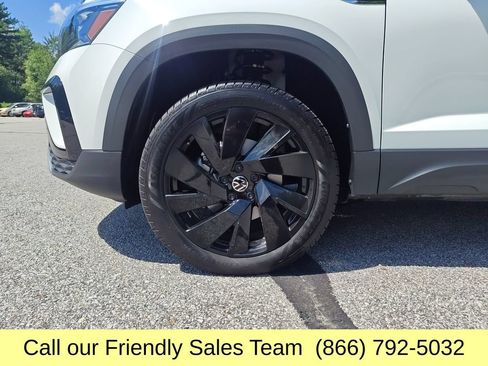 Used 2024 Volkswagen Taos SE w/ Black Wheel Plus Package AWD/4WD image 26