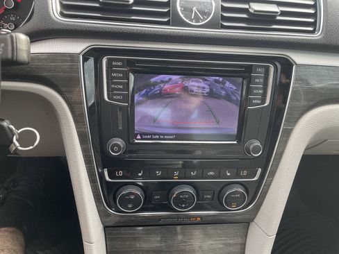 Used 2016 Volkswagen Passat 1.8T SE FWD image 28