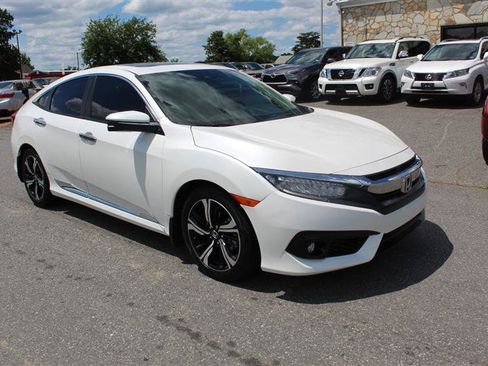 Used 2017 Honda Civic Touring image 9