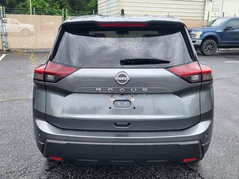 Used 2024 Nissan Rogue S FWD image 3
