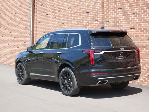 Certified 2024 Cadillac XT6 Premium Luxury w/ Platinum Package AWD/4WD image 3