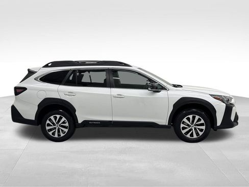 Used 2024 Subaru Outback Premium AWD/4WD image 9