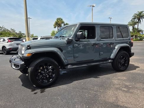 Certified 2025 Jeep Wrangler Unlimited Sahara AWD/4WD image 3