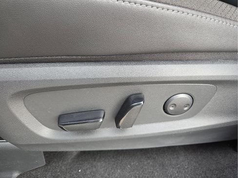 New 2026 Nissan Pathfinder SL image 8