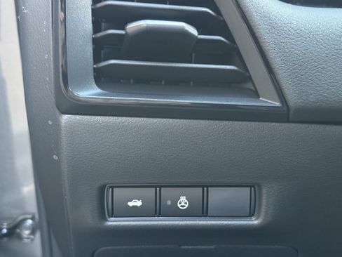 New 2026 Nissan Sentra SV w/ SV Convenience Package FWD image 9