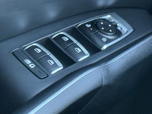 Used 2024 Kia Sorento S FWD image 35