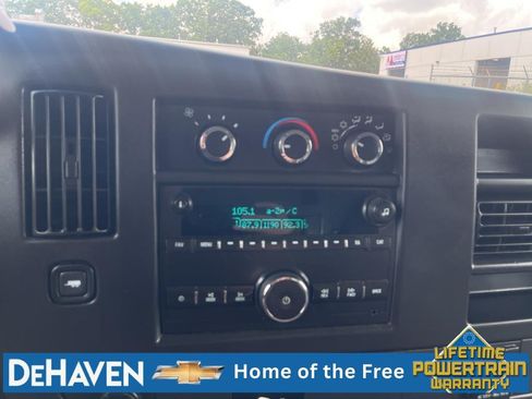 Used 2015 Chevrolet Express 3500 RWD image 12