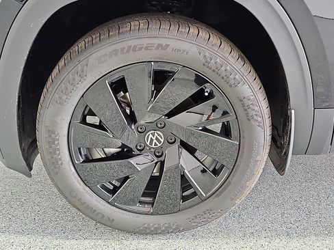 New 2026 Volkswagen Atlas SE FWD image 12