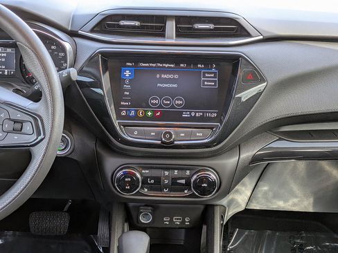 Used 2023 Chevrolet TrailBlazer LT w/ Convenience Package FWD image 17