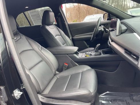 Used 2025 Cadillac XT4 Premium Luxury AWD/4WD image 16