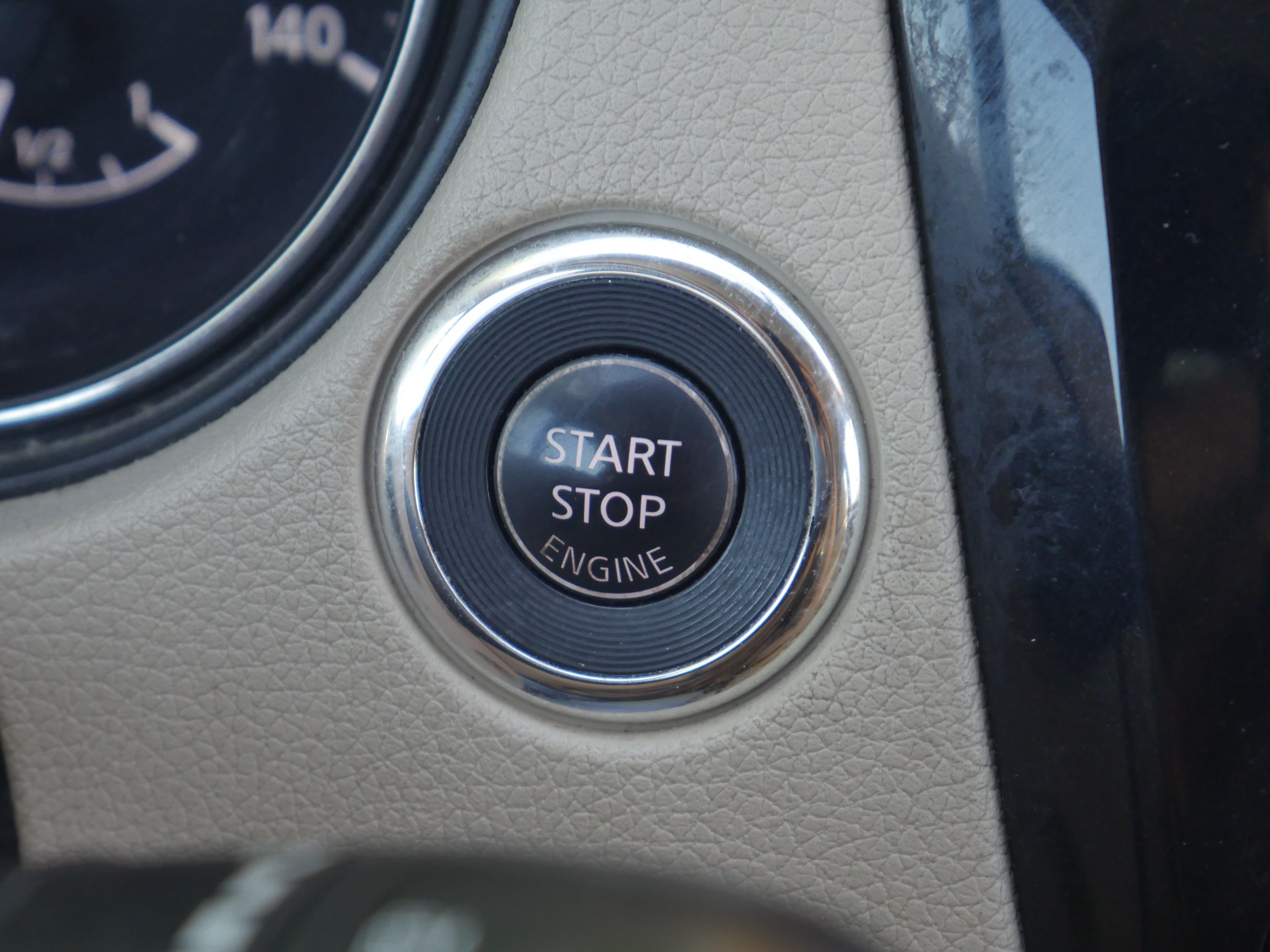 Used 2015 Nissan Rogue SL w/ SL Premium Package AWD/4WD image 9