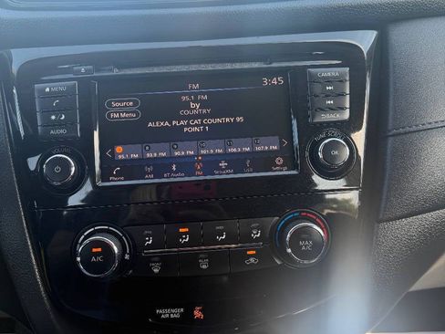 Used 2018 Nissan Rogue S FWD image 26