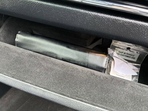 Used 2018 Lincoln Navigator Select image 18