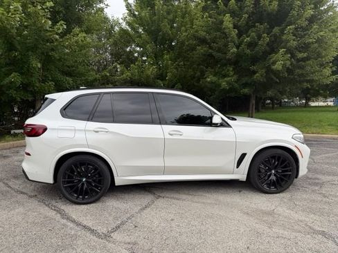 Used 2021 BMW X5 xDrive40i w/ M Sport Package AWD/4WD image 2