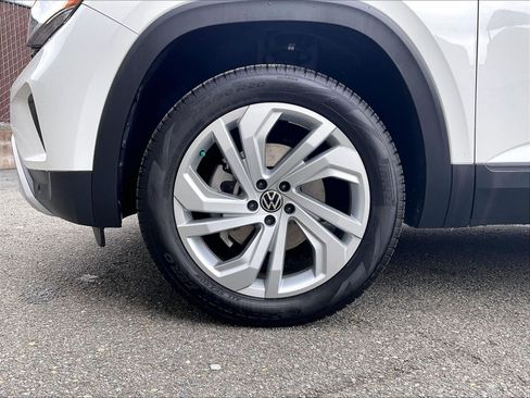 Certified 2022 Volkswagen Atlas SE FWD image 8