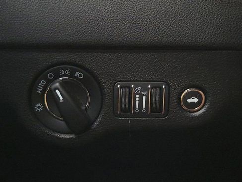Used 2023 Chrysler 300 Touring w/ Sport Appearance Package RWD image 23