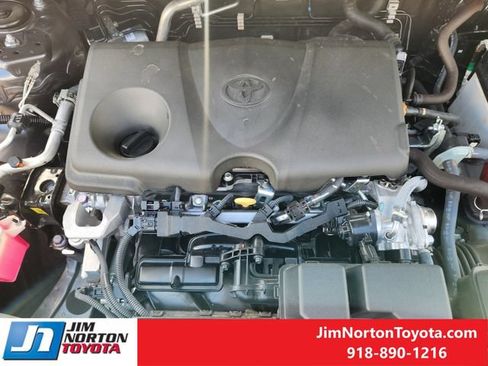 Used 2025 Toyota RAV4 XLE FWD image 31