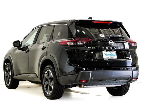 Used 2025 Nissan Rogue SV AWD/4WD image 8