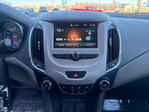 Used 2018 Chevrolet Cruze LS image 18