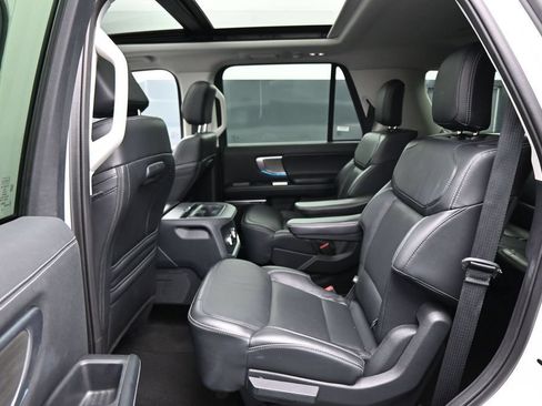Used 2025 Ford Expedition Platinum AWD/4WD image 26