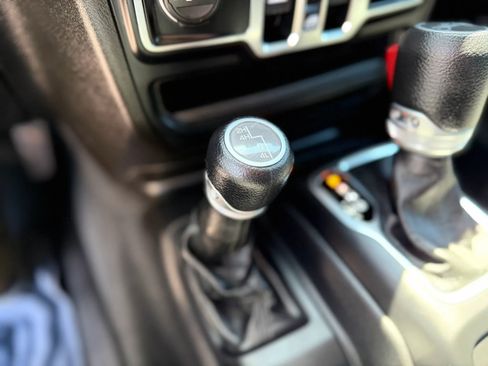 Used 2019 Jeep Wrangler Unlimited Sport AWD/4WD image 29