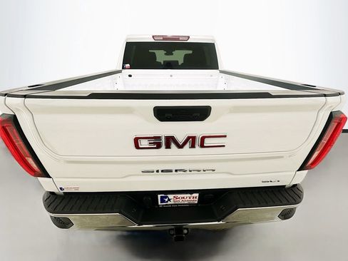 New 2026 GMC Sierra 1500 SLT image 6