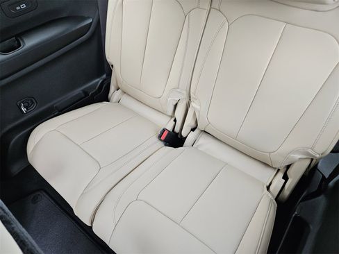 New 2025 Jeep Grand Cherokee L Limited image 30