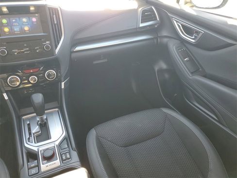 Used 2020 Subaru Forester Premium image 14