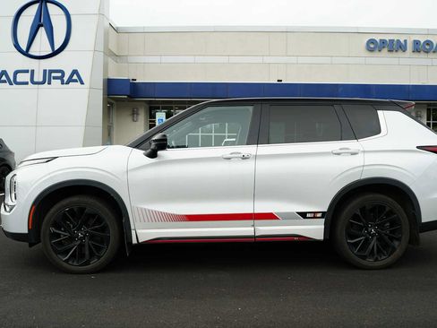 Used 2023 Mitsubishi Outlander Ralliart AWD/4WD image 4