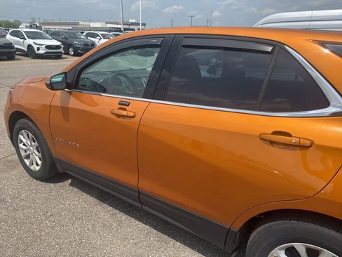 Used 2018 Chevrolet Equinox LT AWD/4WD image 14