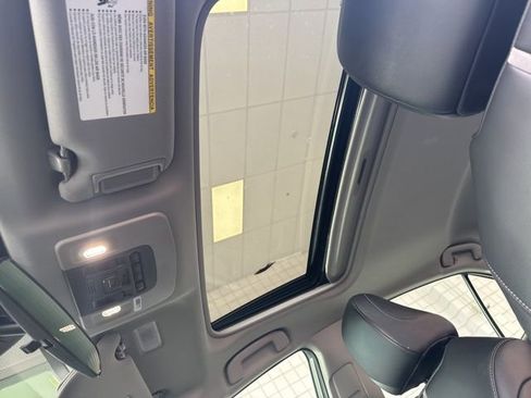 Used 2020 Toyota Camry SE image 17