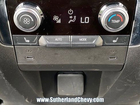 Used 2025 GMC Yukon Denali AWD/4WD image 53