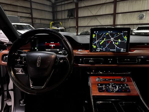 Used 2020 Lincoln Aviator Reserve w/ Equipment Group 201A image 31