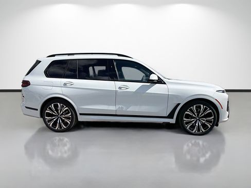 New 2027 BMW X7 xDrive40i w/ Executive Package AWD/4WD image 2