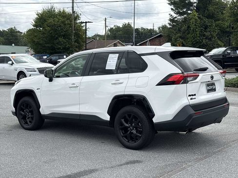 Used 2023 Toyota RAV4 LE AWD/4WD image 8