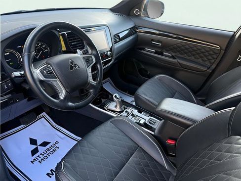 Used 2020 Mitsubishi Outlander GT image 16