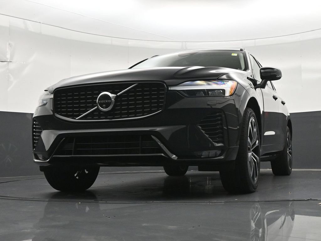Certified 2024 Volvo XC60 B5 Plus w/ Protection Package Premier AWD/4WD image 32
