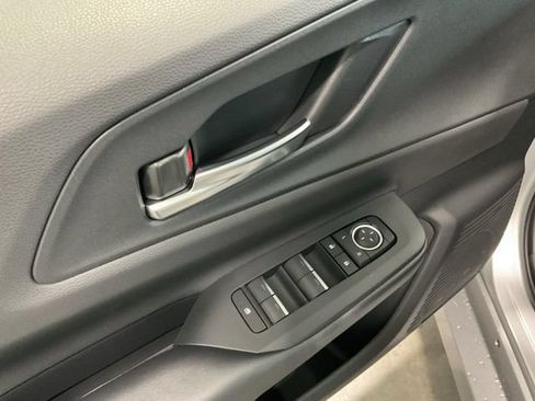 New 2026 Toyota Prius Plug-In Hybrid FWD image 17