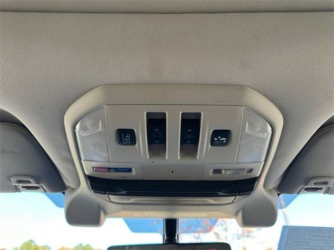 Used 2019 Subaru Ascent Limited image 29