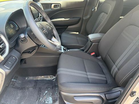 Used 2026 Hyundai Venue SEL FWD image 14
