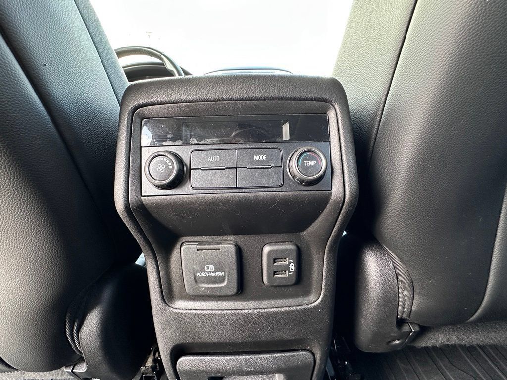 Certified 2019 GMC Acadia SLT w/ LPO, Floor Liner Package AWD/4WD image 23